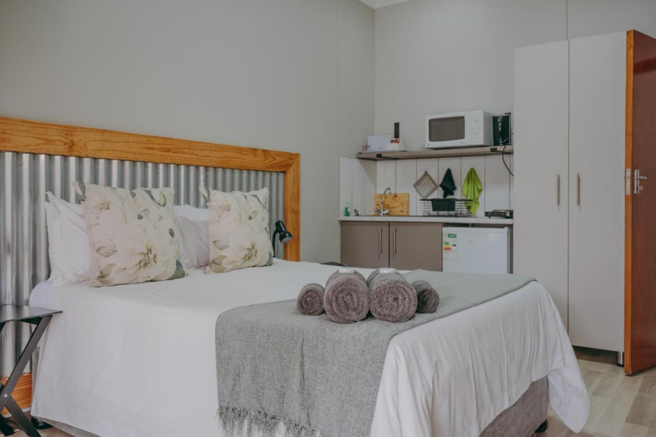 Cosy Cottages Guesthouse Potchefstroom Exterior foto